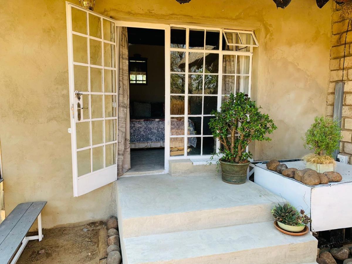 Farm Vibes Guesthouse บริทส์ ภายนอก รูปภาพ