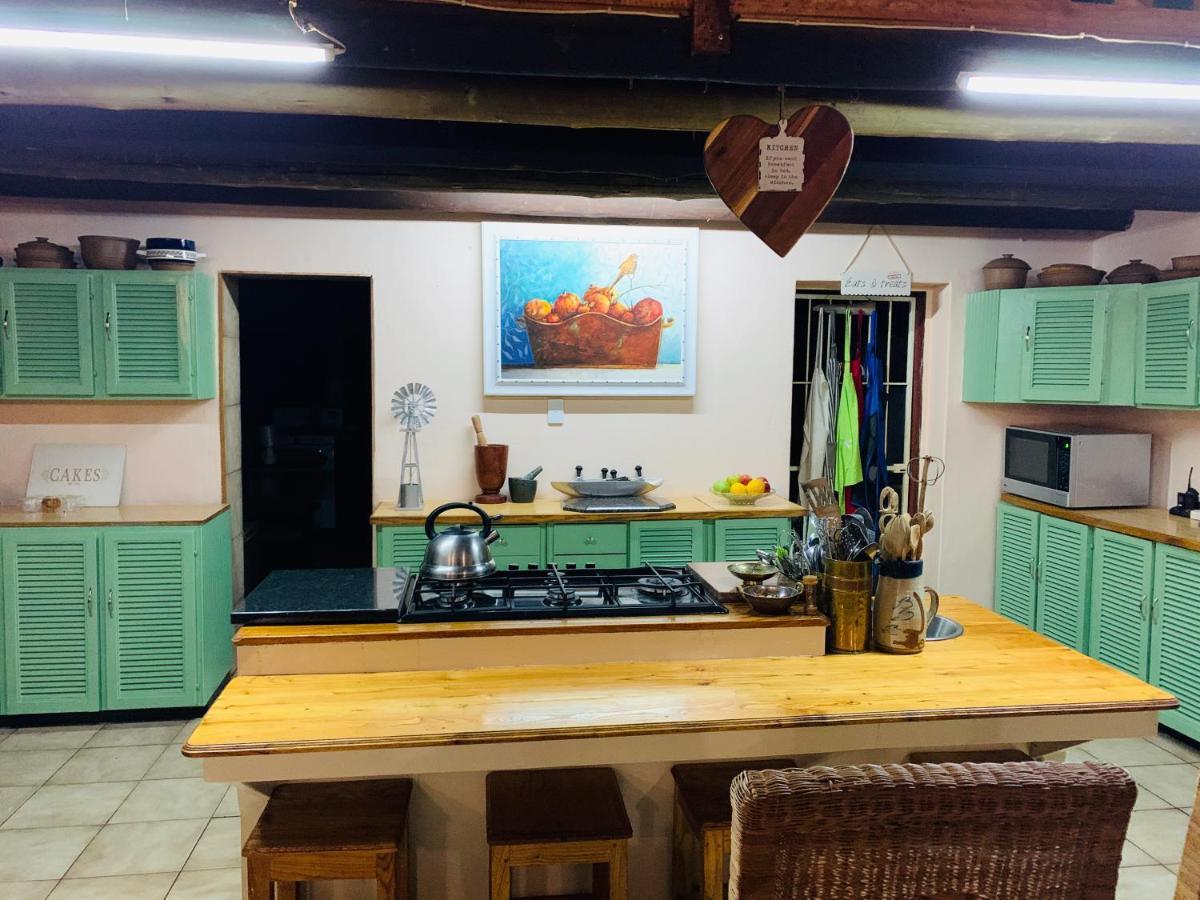 Farm Vibes Guesthouse บริทส์ ภายนอก รูปภาพ